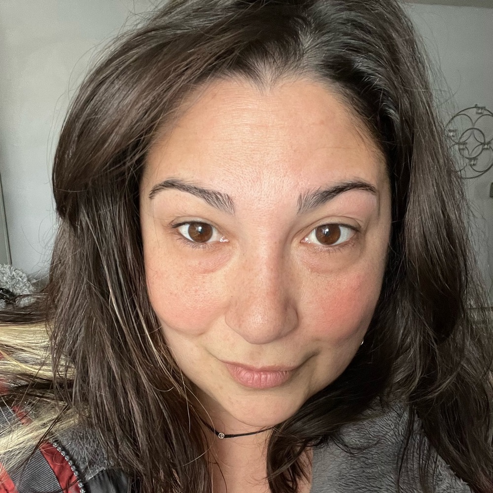 Meet your Posher, Derya